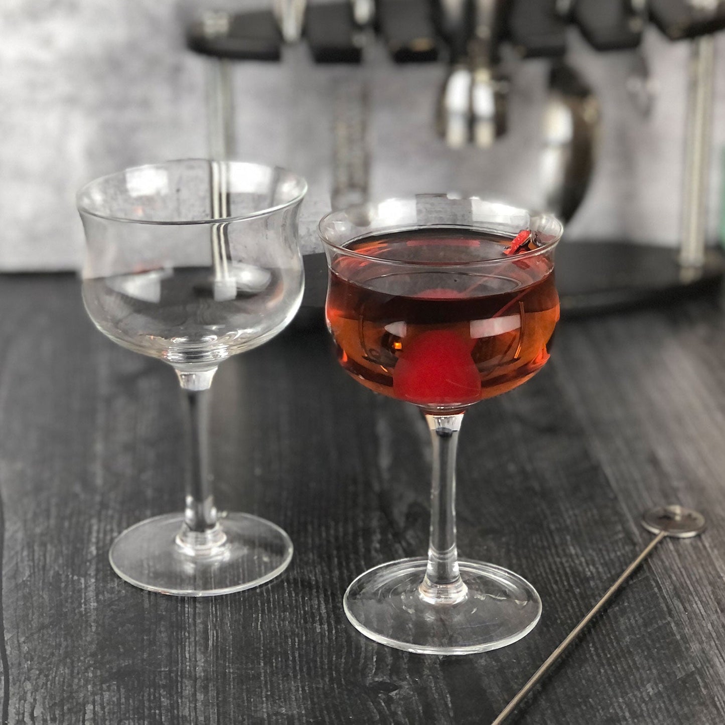 HISTORY COMPANY - 1938-style Coupe Glasses, a 2-piece set inspired by the club car lounges of the legendary 20th Century Limited.