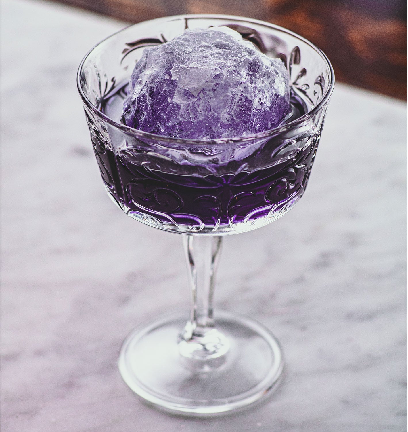 HISTORY COMPANY - Elegant British Gentleman’s Club Cocktail Glasses, a 2-piece crystal set crafted for refined cocktails.