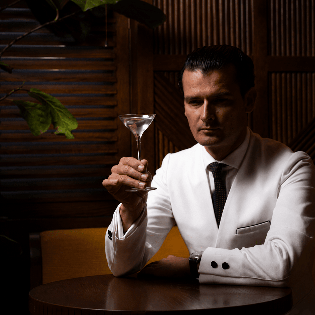 The Two-Sip Martini: A Lesson in Restraint. - HISTORY COMPANY