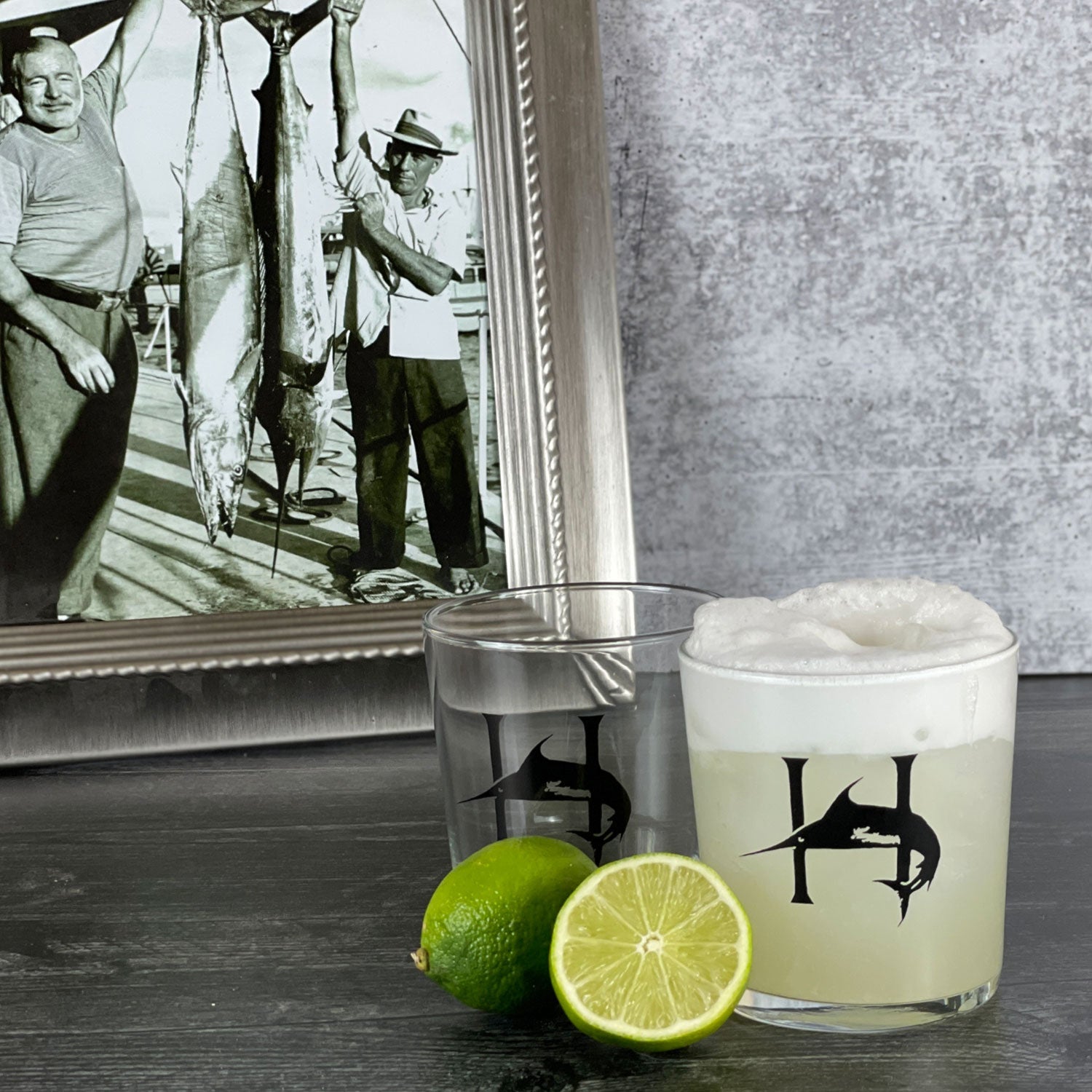 HISTORY COMPANY - A 2-piece set of Hemingway Whiskey Glasses, merging vintage charm with the legendary author’s drinking legacy. 