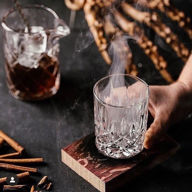 "Men's Bar" at the Astor Crystal Whiskey Glass – Best Gift for Bourbon Lovers – 2 - Piece Set (Gift Box Collection) - HISTORY COMPANY