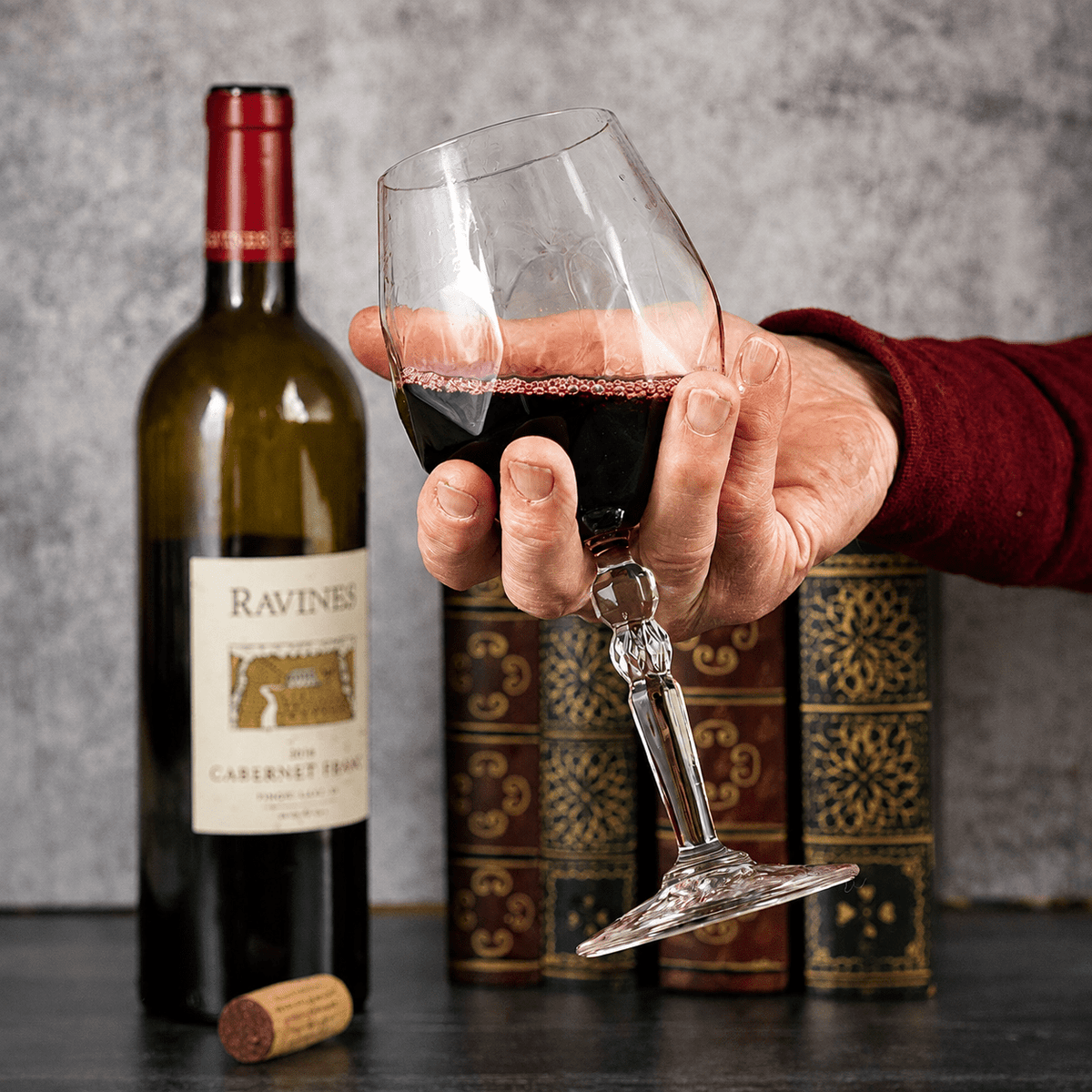 The Meditation Wine Glass - Designed by Luigi Veronelli for Mindful Sipping (Gift Box Collection) - HISTORY COMPANY